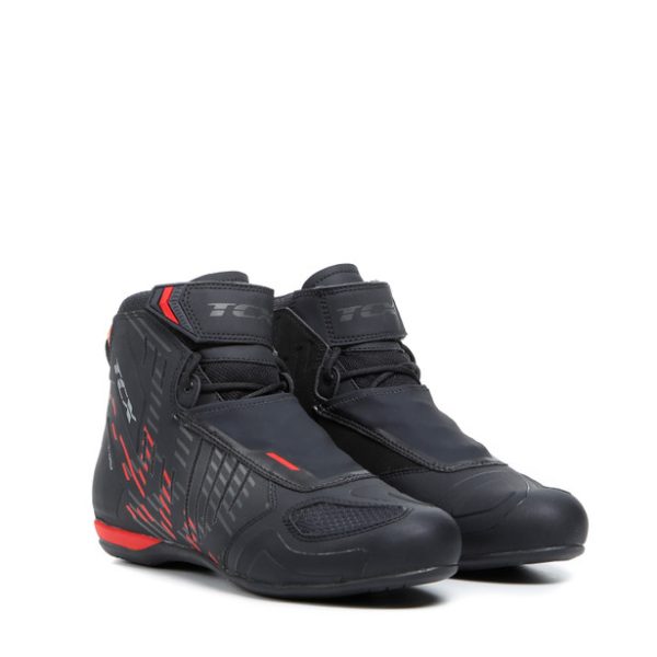 TCX – R04D WP BLACK/RED